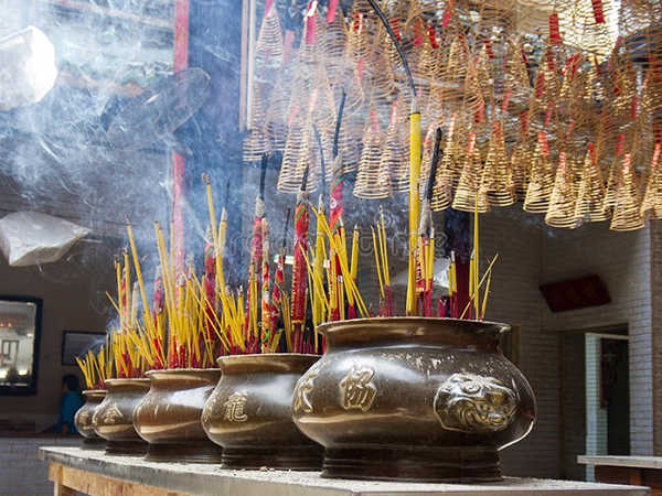 Mơ thấy hương nhang báo mộng điềm gì, đánh con số nào phát tài? Mơ thấy hương nhang báo mộng điềm gì, đánh con số nào phát tài?