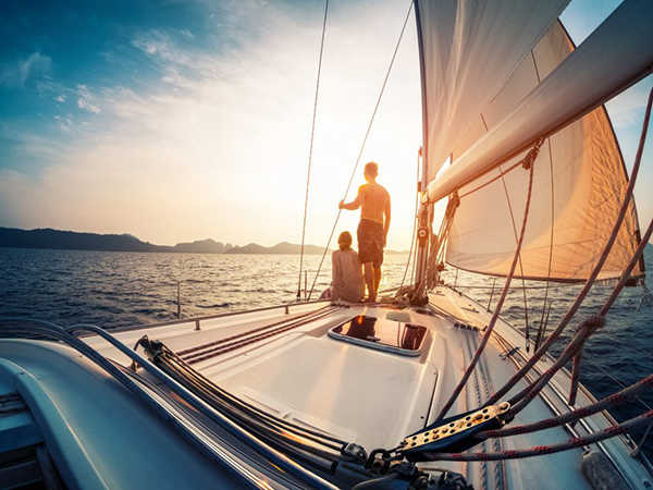 Mộng thấy người khác đi thuyền trên sông 