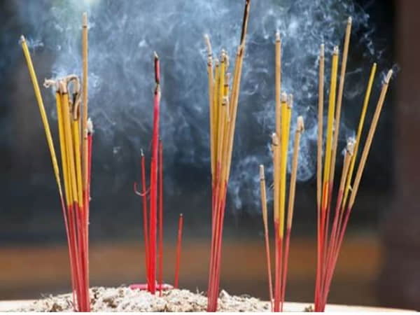 Mộng thấy hương nhang không cháy
