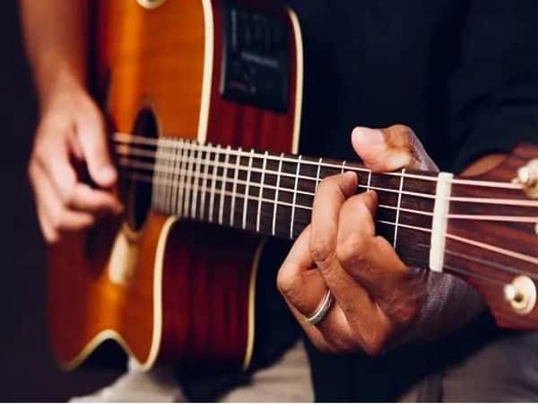 Luận giải ý nghĩa giấc mơ thấy cây đàn