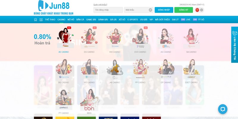 Sự xuất hiện của cô nàng người thật dealer xinh đẹp, sexy và đầy quyến rũ