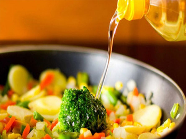 Ngủ mơ thấy dầu ăn đánh con gì số mấy