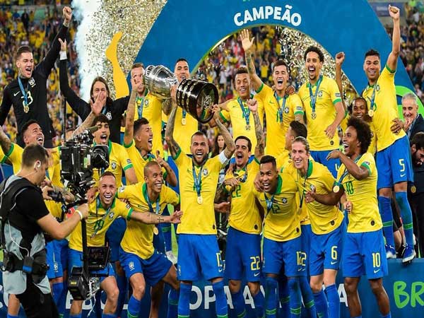 Hàng hậu vệ trong đội hình Brazil vô địch Copa 2019
