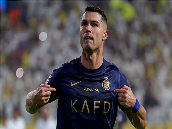 Ronaldo đang là cầu thủ đánh đầu hay nhất bóng đá thế giới với 145 bàn thắng