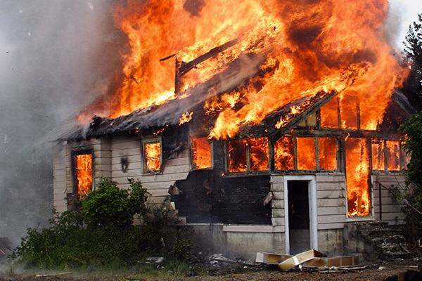 Mơ thấy cháy nhà nhưng không ai bị thương