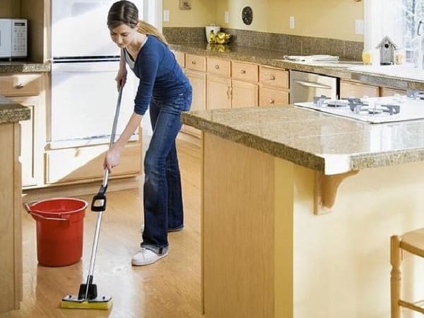 Nằm mơ thấy lau nhà có ý nghĩa gì và con số gì may mắn?